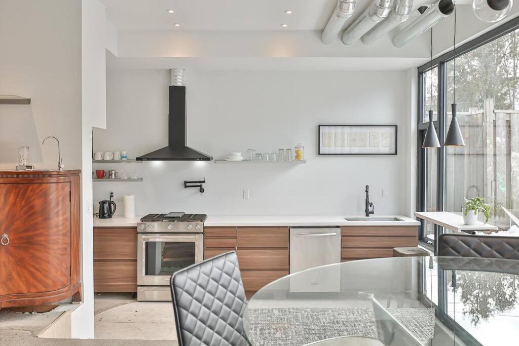 New Modern 1400 Sq Ft Coach House Near Everything Toronto Ngoại thất bức ảnh