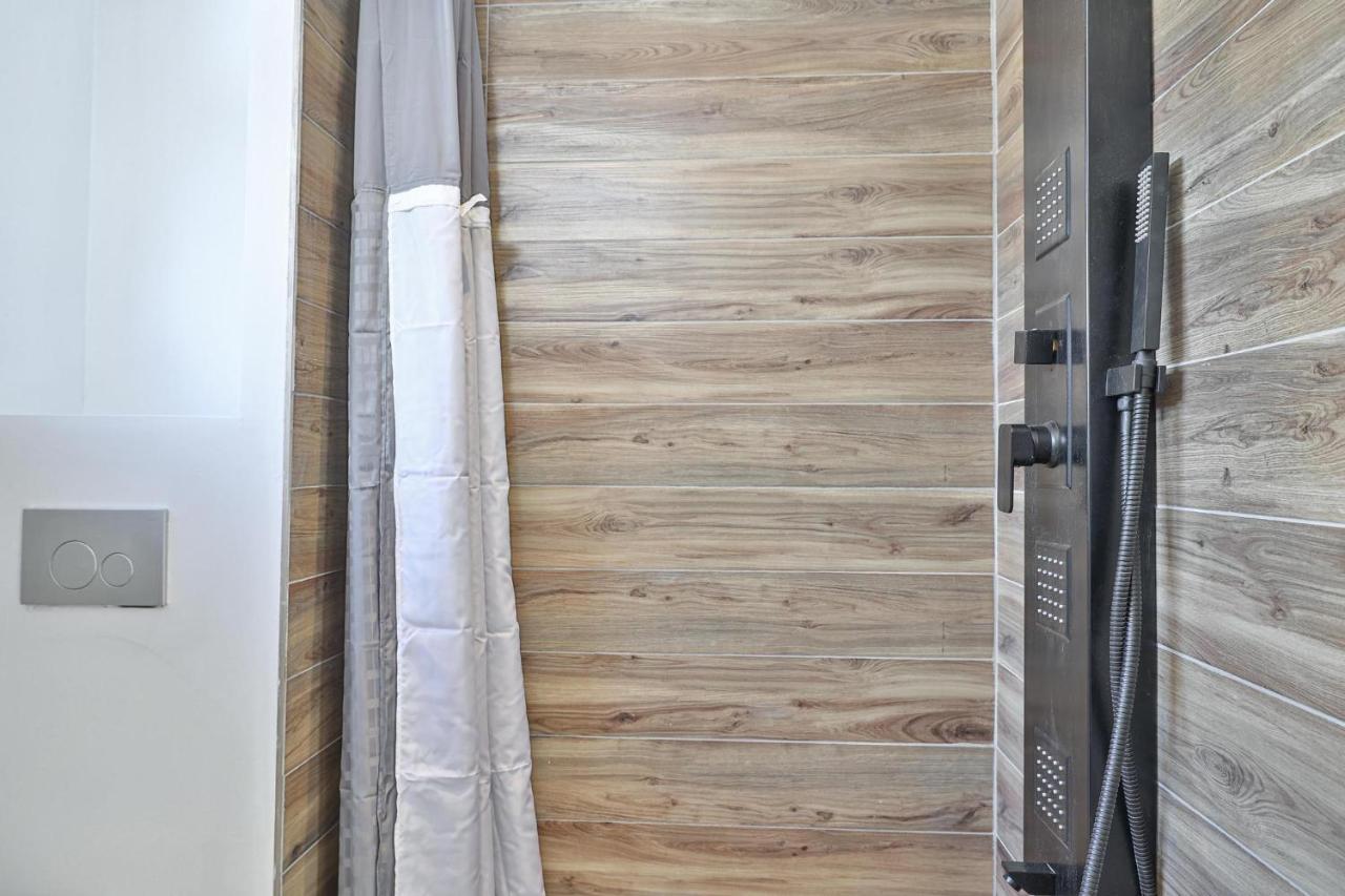 New Modern 1400 Sq Ft Coach House Near Everything Toronto Ngoại thất bức ảnh