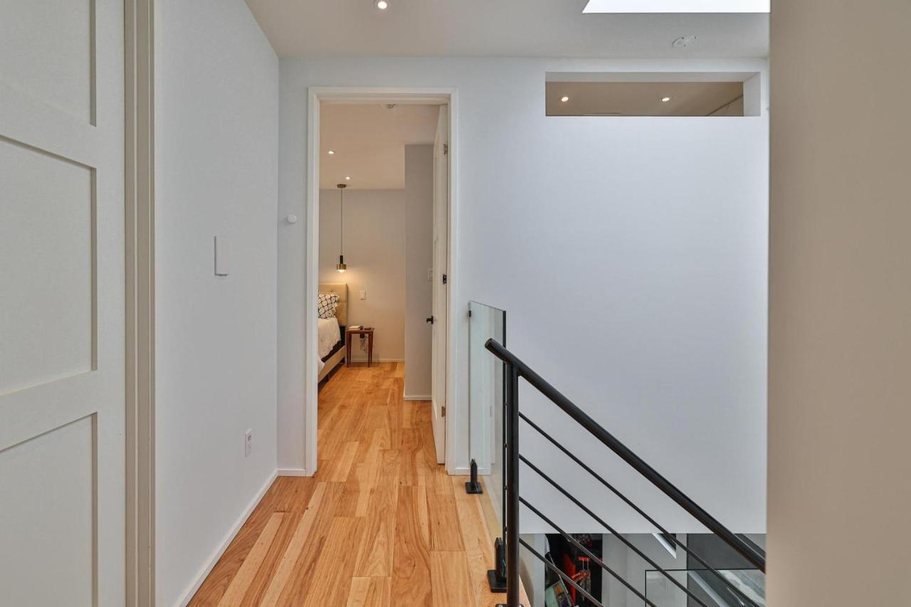 New Modern 1400 Sq Ft Coach House Near Everything Toronto Ngoại thất bức ảnh